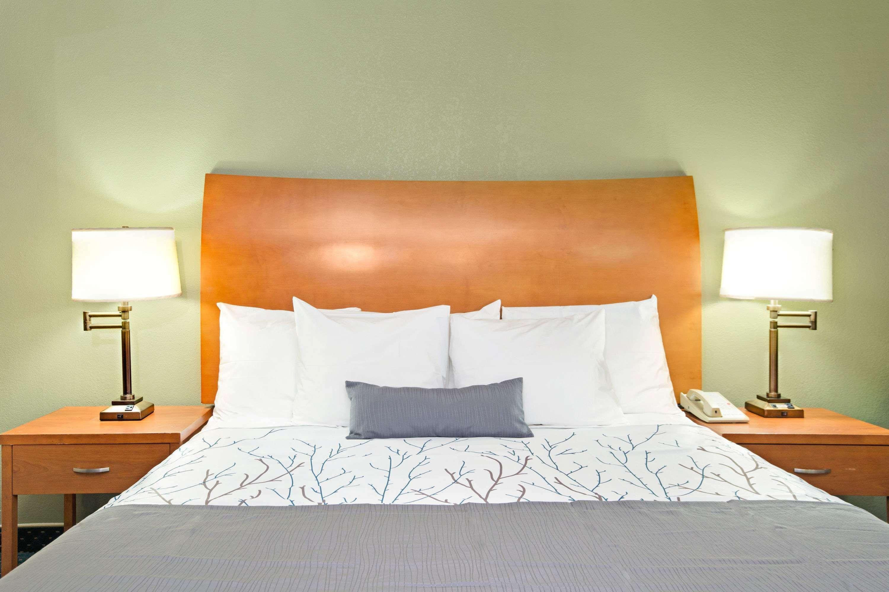 Days Inn By Wyndham San Jose Convention Center מראה חיצוני תמונה